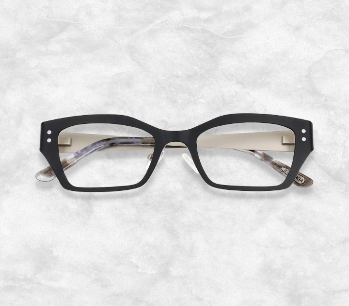 Manhattan 1118 Black