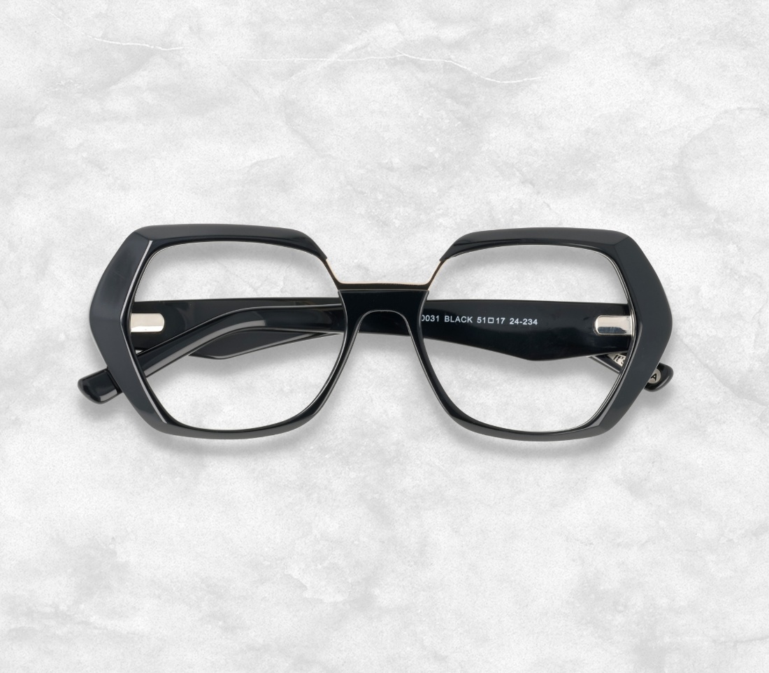 Noir Vous 31 Black