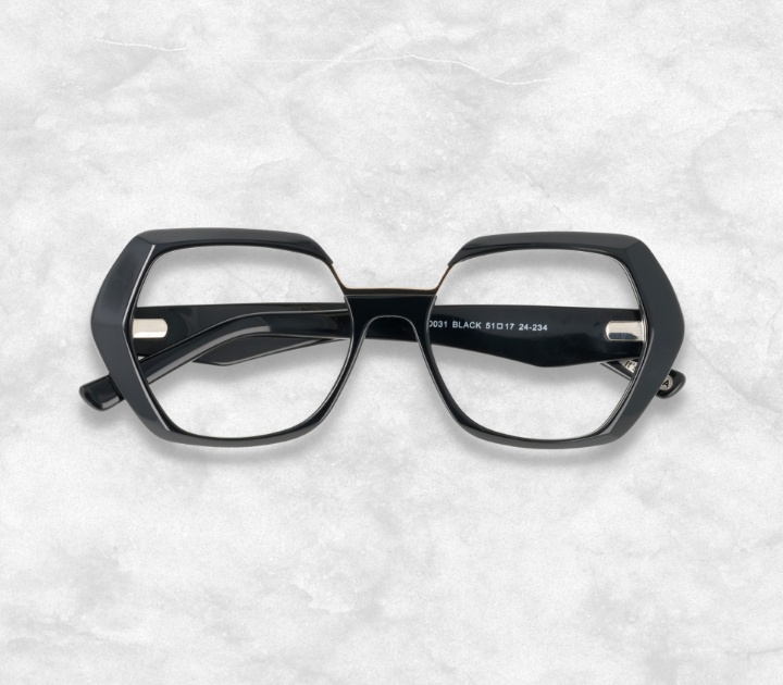 Noir Vous 31 Black